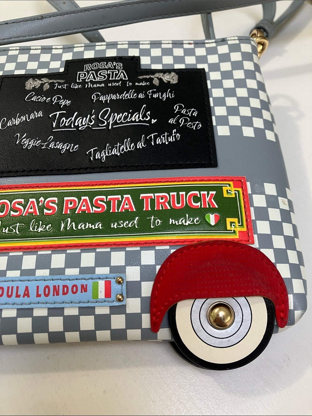 VENDULA!! “Rosa's Pasta Truck" Grey Crossbody Bag - Picture 7 of 10